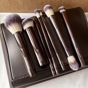 Hourglass Set of 7 Travel Brush Set with Leather Case